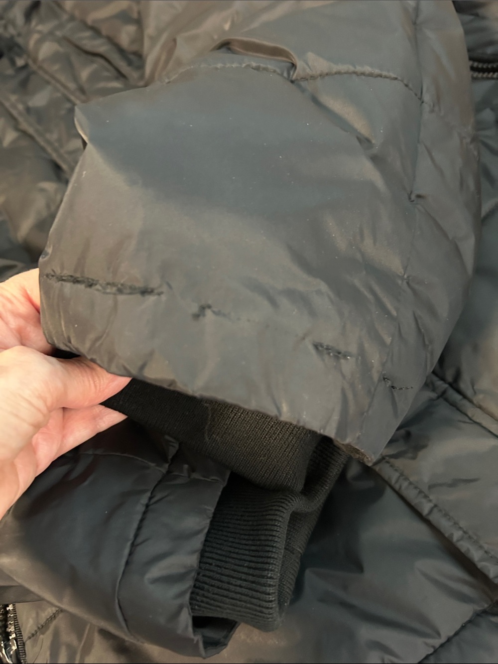 Calvin Klein Men’s Puffer Jacket - Picture 12 of 13